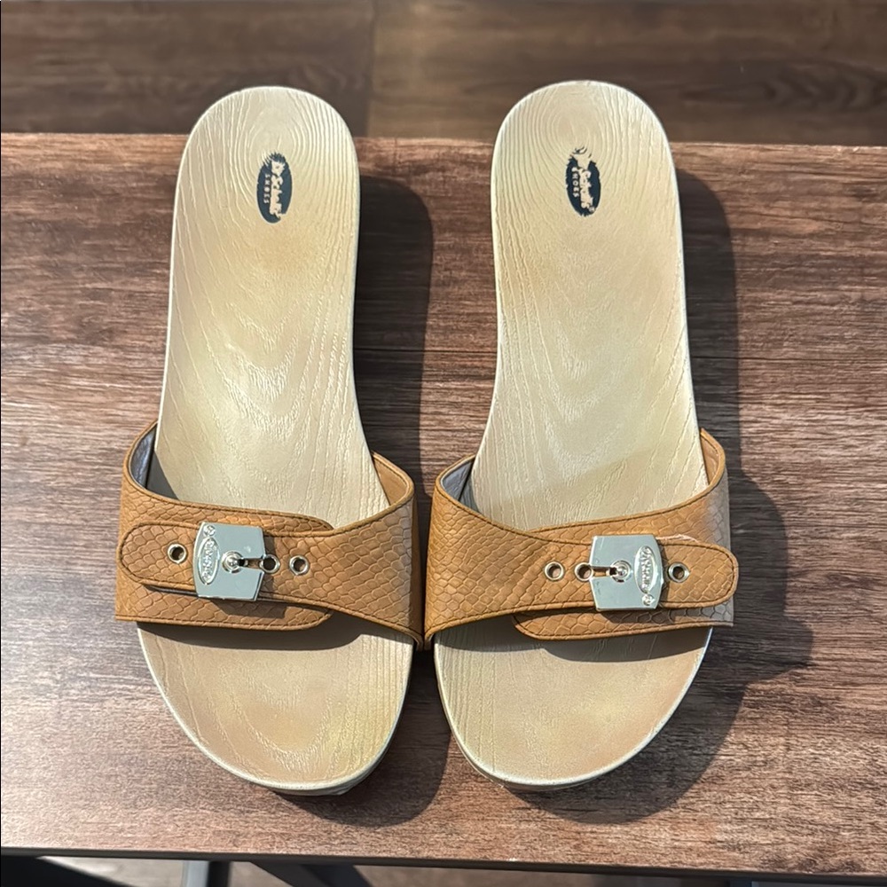 Dr. Scholl's Tan Sandals with Wide Strap and Buckle